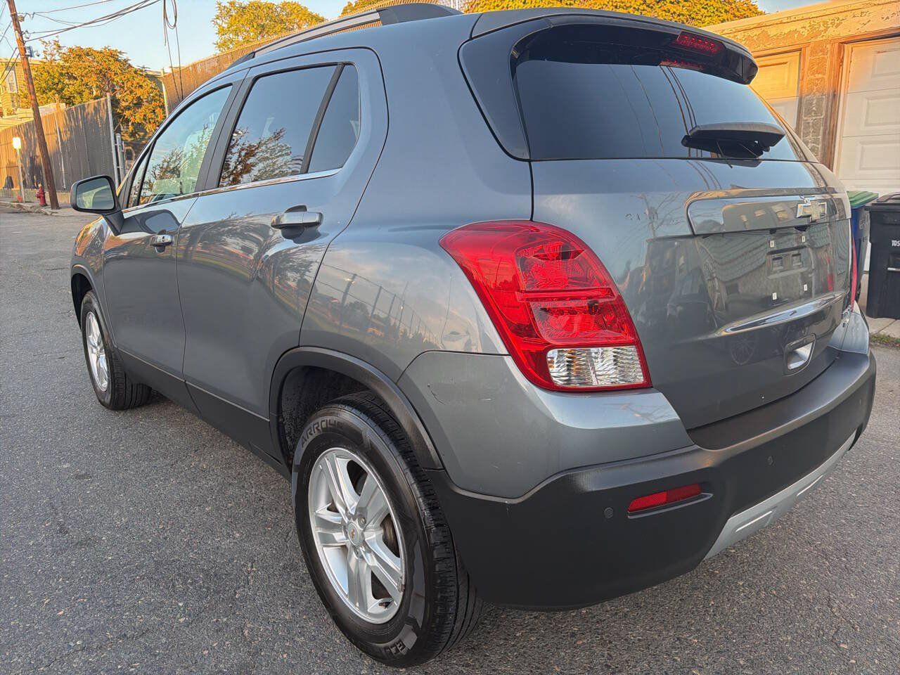 Used 2015 Chevrolet Trax LT w/ LT Plus Package AWD/4WD image 4