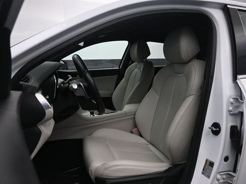 Used 2024 Genesis G70 2.5T image 20