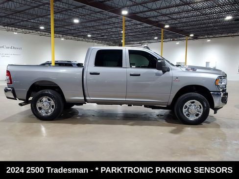 Used 2024 RAM 2500 Tradesman w/ Chrome Appearance Group image 5
