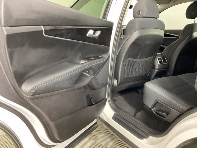 Used 2018 Kia Sorento FWD V6 image 13