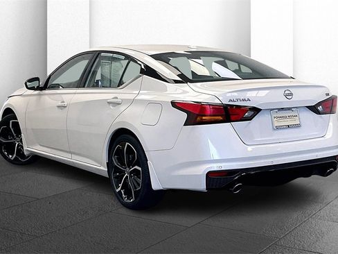 Certified 2024 Nissan Altima 2.5 SR w/ SR Premium Package image 9