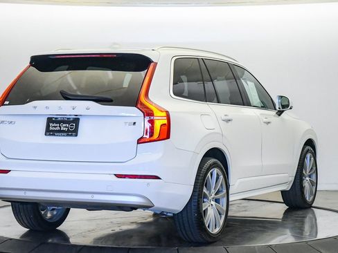Certified 2022 Volvo XC90 T5 Momentum AWD/4WD image 5