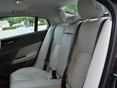 Used 2019 Jaguar XE Prestige RWD image 27