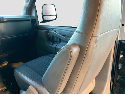 Used 2022 GMC Savana 2500 w/ Driver Convenience Package RWD image 21
