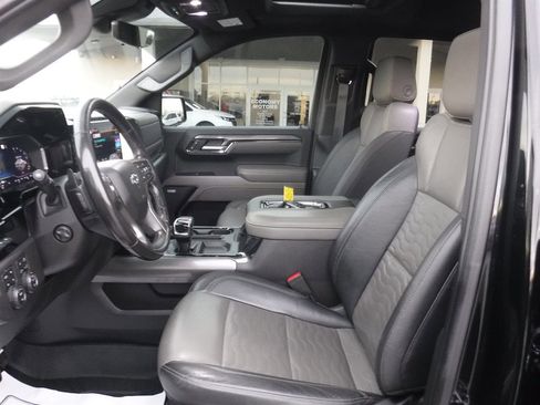 Used 2022 Chevrolet Silverado 1500 ZR2 w/ Technology Package image 18