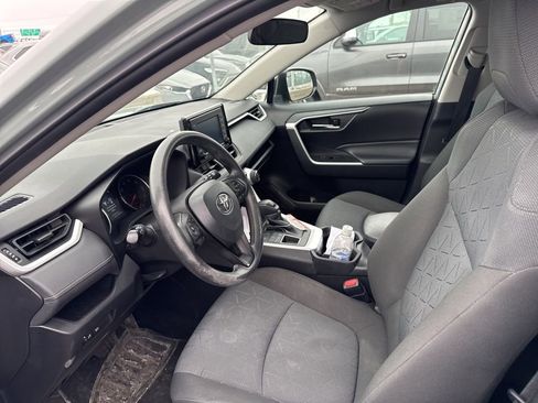 Used 2022 Toyota RAV4 XLE image 13