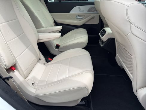 Used 2025 Mercedes-Benz GLS 450 4MATIC image 34