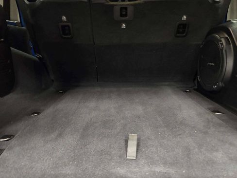 Used 2022 Jeep Wrangler Unlimited Sahara AWD/4WD image 6
