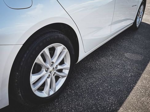Used 2016 Chevrolet Malibu LT FWD image 25