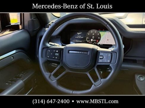 Used 2025 Land Rover Defender 110 V8 AWD/4WD image 11