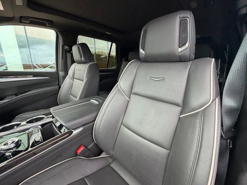 Used 2025 Cadillac Escalade Premium Luxury w/ Touring Package AWD/4WD image 11
