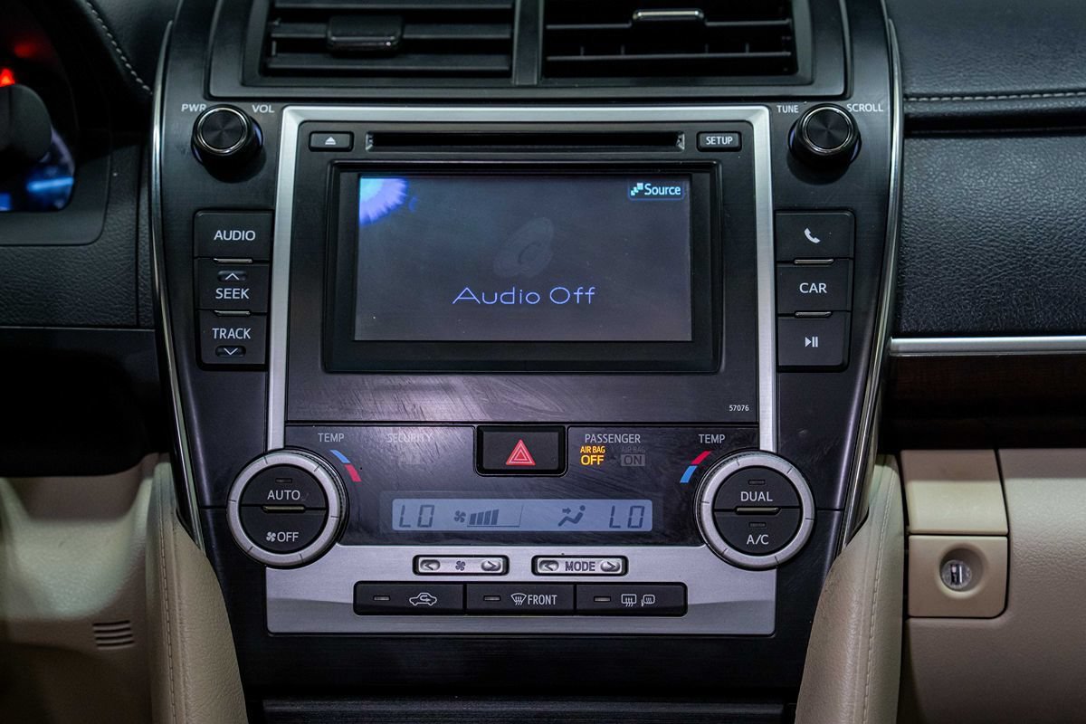 Used 2013 Toyota Camry XLE FWD image 22