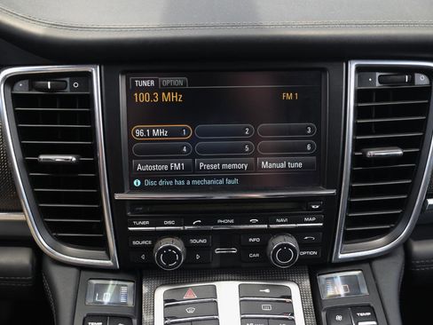Used 2010 Porsche Panamera Turbo AWD/4WD image 34