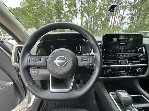 Used 2024 Nissan Pathfinder Platinum w/ Cargo Package FWD image 11