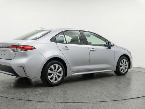 Used 2025 Toyota Corolla LE FWD image 9
