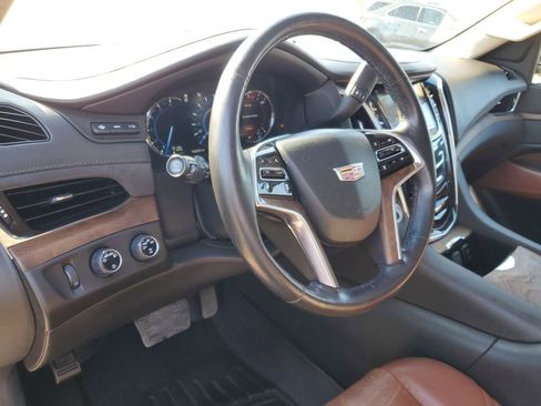 Used 2016 Cadillac Escalade ESV Luxury image 16