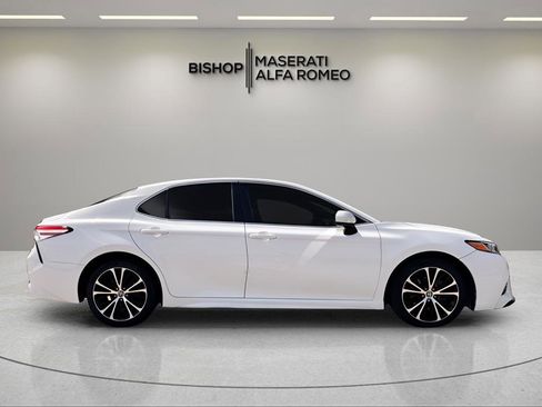 Used 2020 Toyota Camry SE image 7