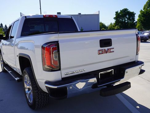Used 2018 GMC Sierra 1500 SLT w/ Texas SLT Premium Package AWD/4WD image 14