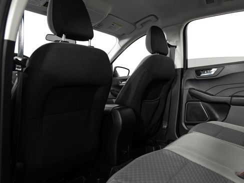 Used 2021 Ford Escape SE image 19