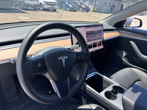 Used 2023 Tesla Model 3 Standard Range RWD image 10