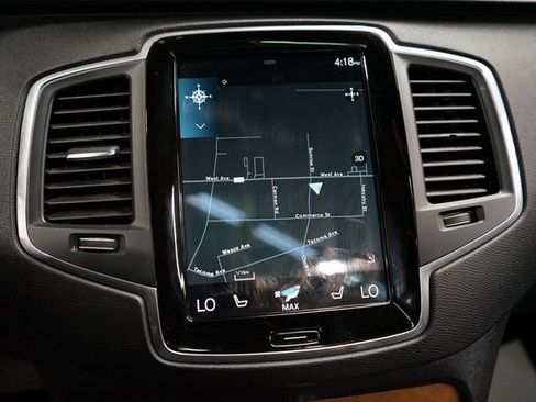 Used 2022 Volvo XC90 T6 Momentum image 8