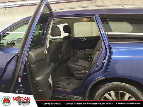 Used 2018 Nissan Pathfinder SV AWD/4WD image 11