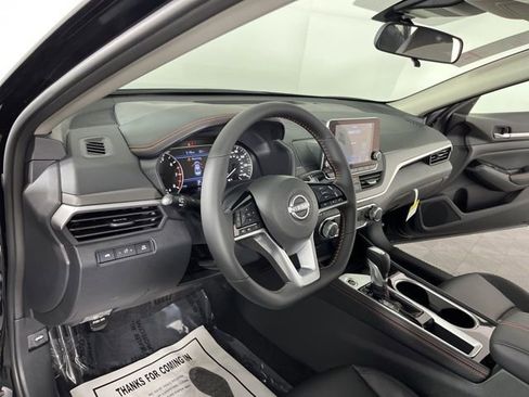 New 2025 Nissan Altima 2.5 SR image 19