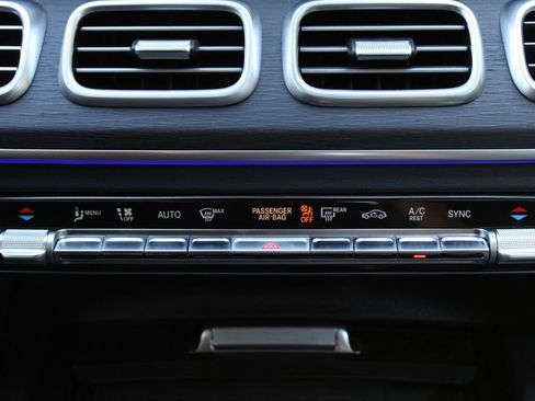 Used 2025 Mercedes-Benz GLE 350 4MATIC image 31