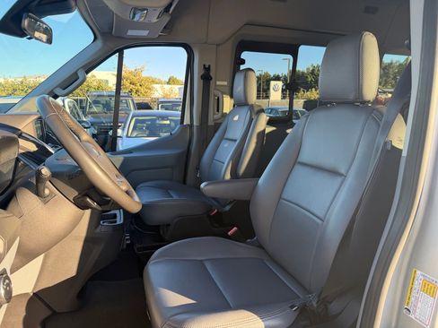 Used 2017 Ford Transit 150 XLT RWD image 7