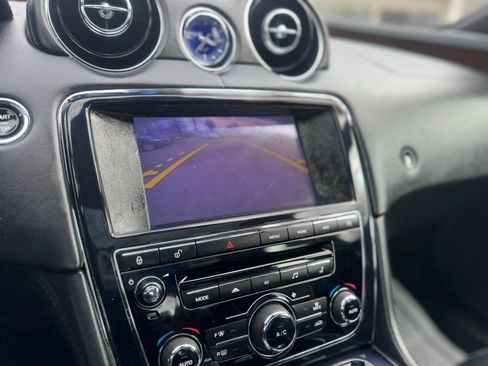 Used 2013 Jaguar XJ AWD image 32