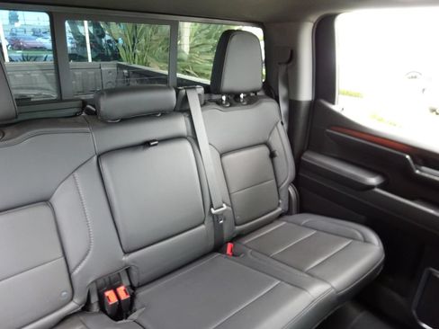 Certified 2025 GMC Sierra 1500 Denali w/ Denali Reserve Package AWD/4WD image 19