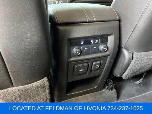 Used 2020 Chevrolet Traverse LT w/ LT Premium Package FWD image 27