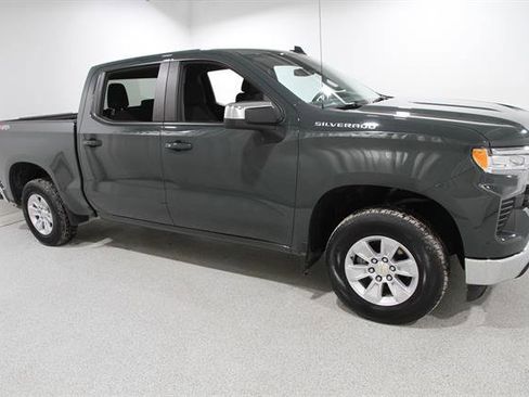 Used 2025 Chevrolet Silverado 1500 LT image 1