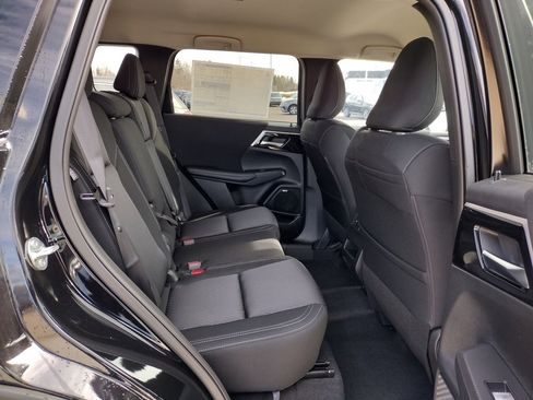 New 2026 Mitsubishi Outlander ES image 10