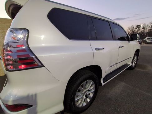 Used 2019 Lexus GX 460 image 4
