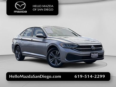 Used 2024 Volkswagen Jetta SE FWD image 1