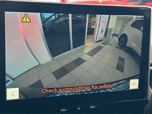 Used 2026 Toyota Corolla Cross XLE image 18