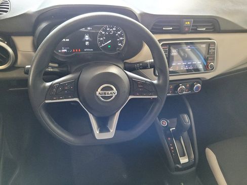 Used 2022 Nissan Versa SV FWD image 22
