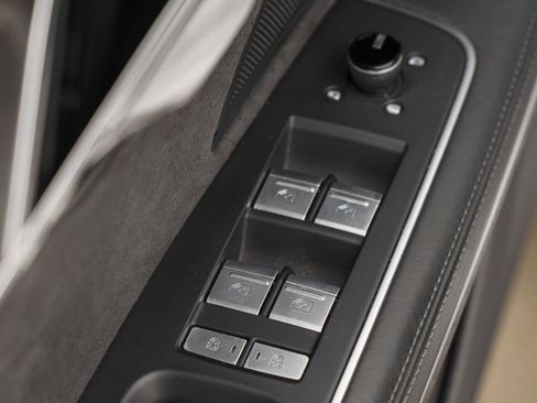 Used 2022 Audi A8 L 3.0T image 24