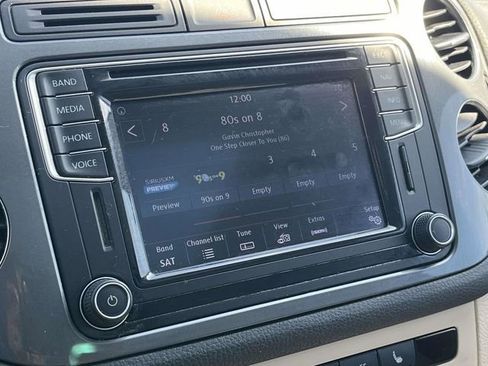 Used 2016 Volkswagen Tiguan SE FWD image 30