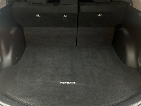 Used 2014 Toyota RAV4 LE AWD/4WD image 13