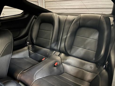 Used 2017 Ford Mustang GT Premium w/ GT Performance Package RWD image 23