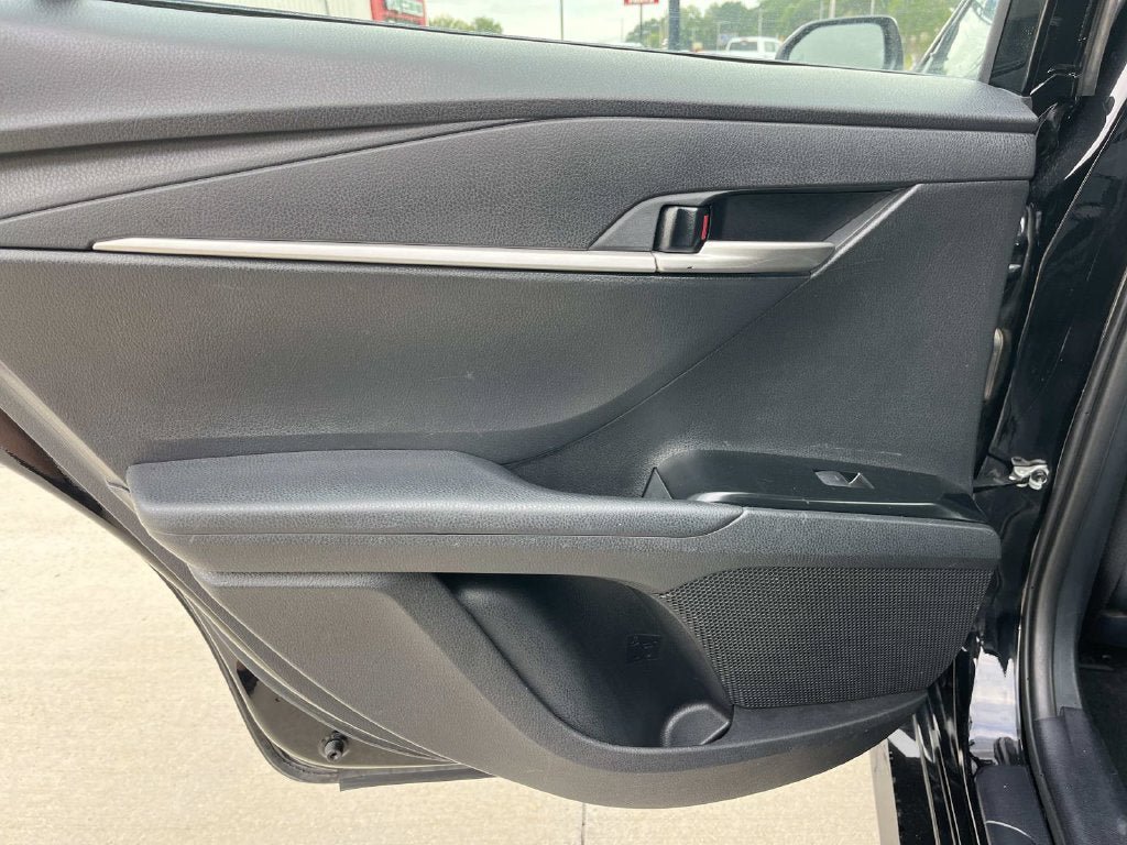 Used 2025 Toyota Camry LE FWD image 18