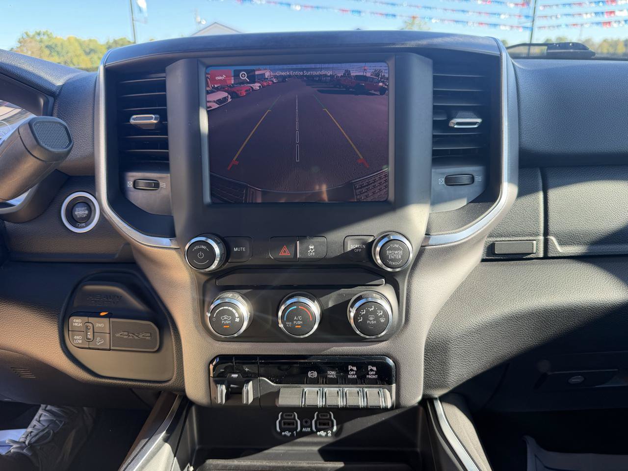 Used 2024 RAM 2500 Big Horn w/ Off Road Package AWD/4WD image 29