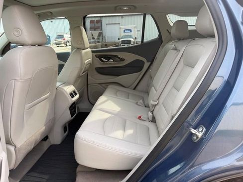 Used 2024 GMC Terrain Denali w/ Denali Premium Package image 8