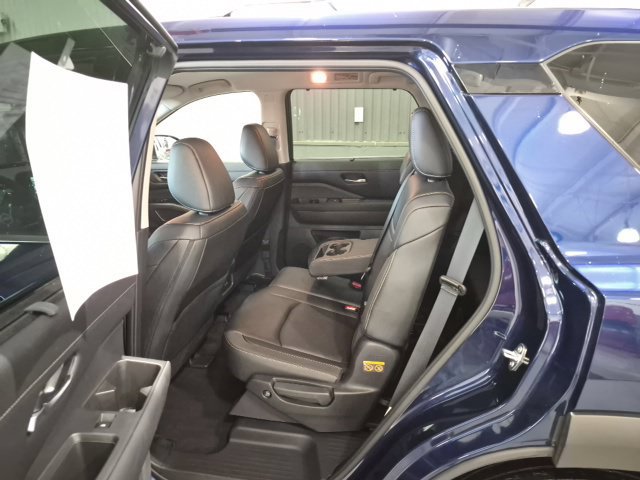 Certified 2025 Nissan Pathfinder SL AWD/4WD image 17