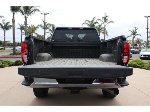 New 2025 GMC Sierra 2500 SLE image 7