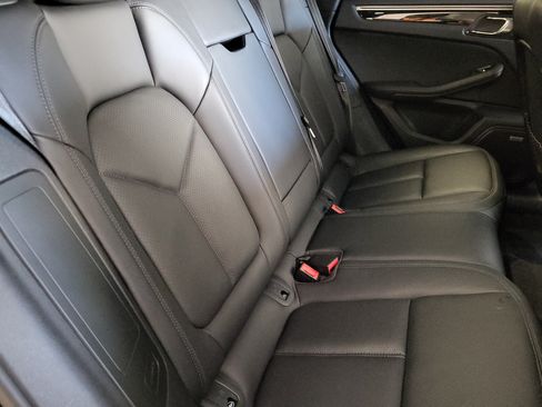 Certified 2019 Porsche Macan S AWD/4WD image 27