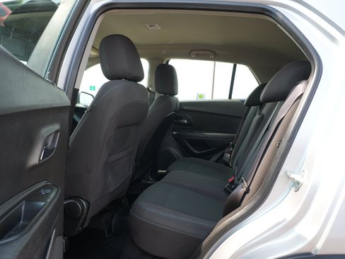 Used 2016 Chevrolet Trax LS AWD/4WD image 18