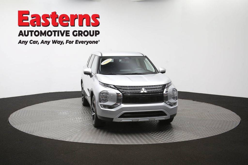 Used 2024 Mitsubishi Outlander SE AWD/4WD image 51
